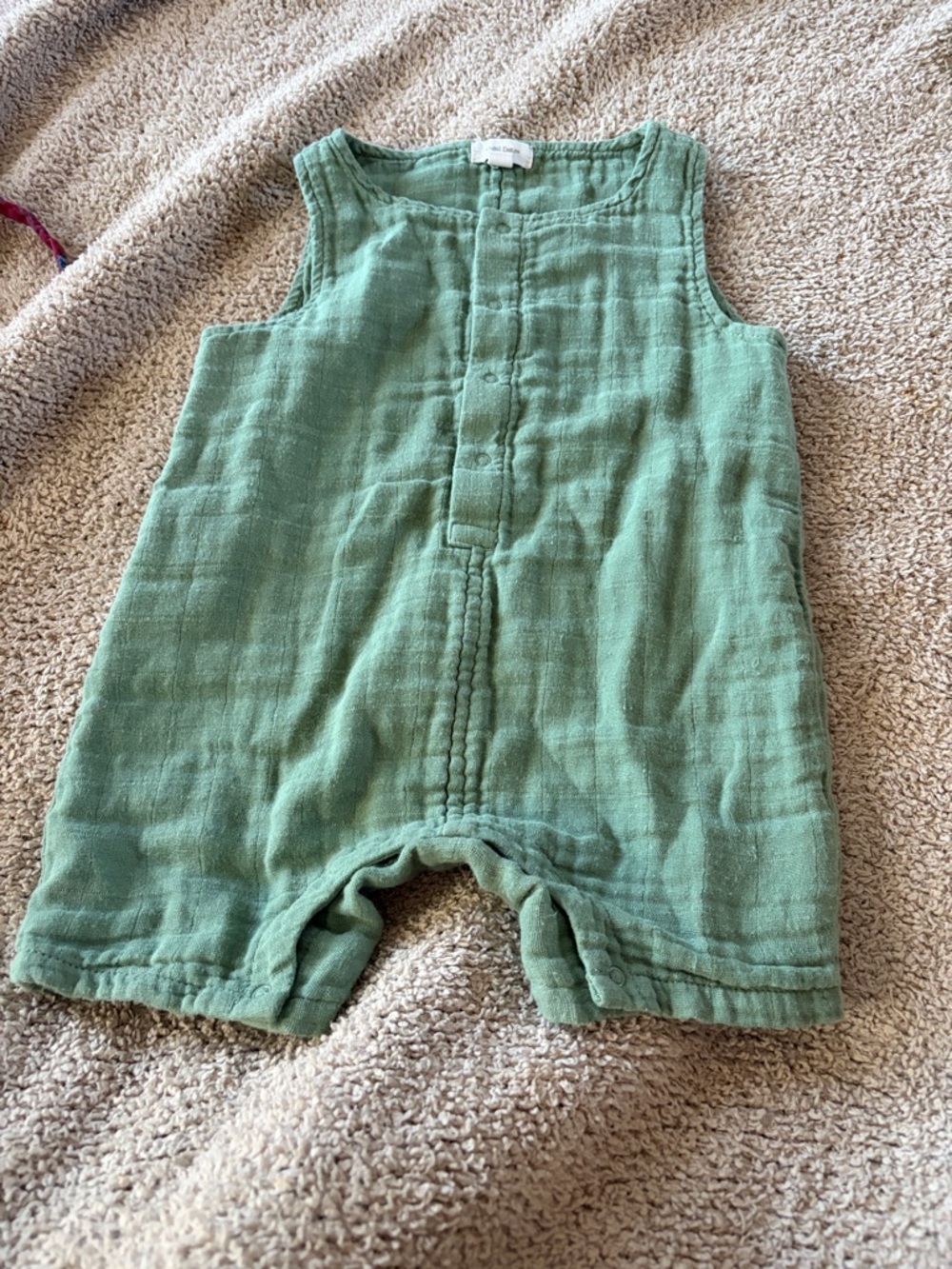 B61 Angel Dear Green Muslin Shortie Romper - 18-24